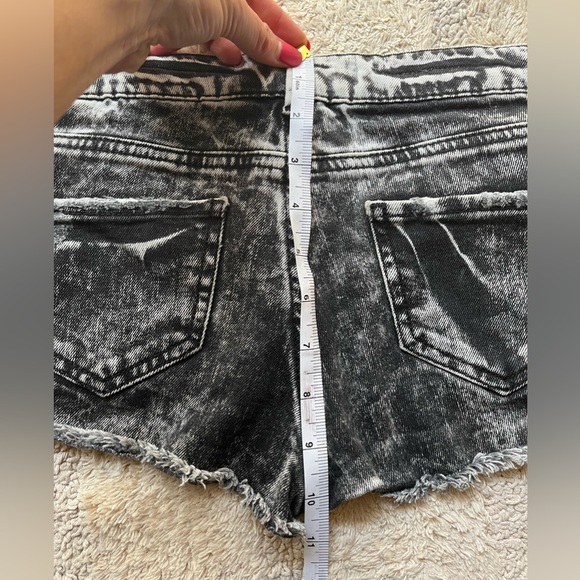 Topshop moto low-rise shorts - Picture 3 of 5